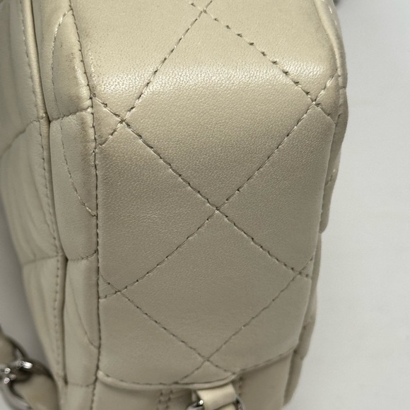 💎Authentic💎Chanel Quilted Leather Camera case with Matelasse chain - Picture 10 of 13